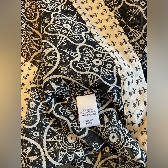 Coldwater Creek Black and Cream Cape with Intricate Design - Picture 4 of 4